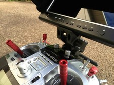Deluxe Futaba T14SG Supporto