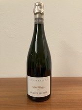 Champagne initial - champagne, ‘initial’