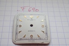 Felsa 690 : Cadran carré, bombé, Baume et Mercier 26,4/26,4 mm