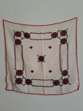 1 centro tavola con ricamo rosso/nero fatto a mano di artigianato Rumeno 35x 37