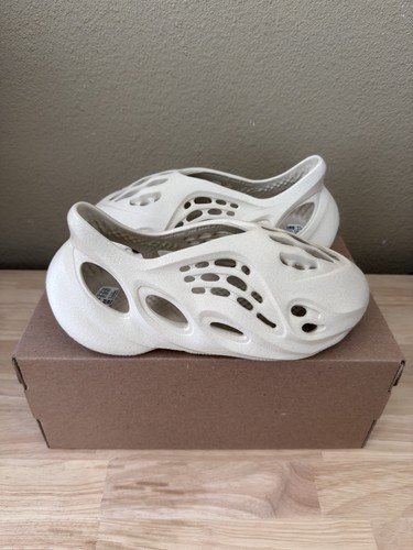 Taglia adidas yeezy foam - 7,