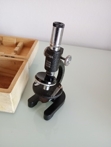 Microscopio per studenti