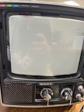 Vintage Sony 9" KV-9200 Portatile CRT Trinitron Color TV Retro Gaming 1975 Leggi