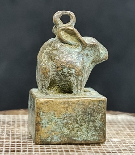 Antico sigillo bronzo coniglio