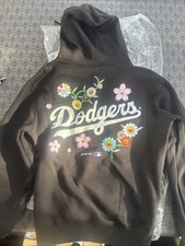 Nuova felpa con cappuccio