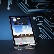 Apple iPad Air (5. Generazione) Modello: 2022 // M1, 64 GB // WiFi + Cellular