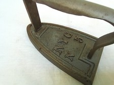 Vecchio ferro da stiro