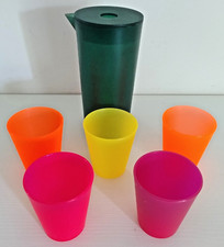 Set Estate Brocca Caraffa e 5 Bicchieri Colorati in Plastica per Bibite Ottimo