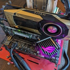 Nvidia TITAN V 12GB HBM2 Founders Edition Oro