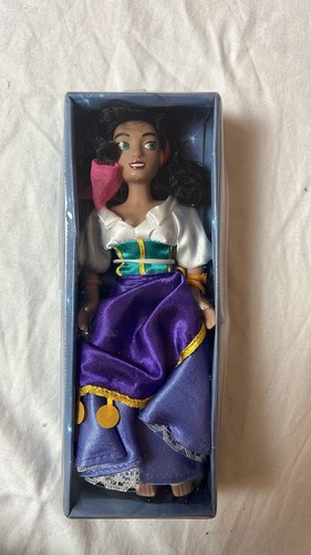 Esmeralda bambola - , in