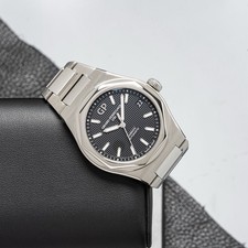 Girard-Perregaux Laureato