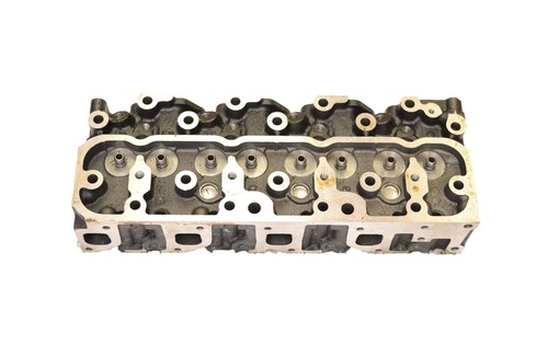 Testa cilindro motore nuda per