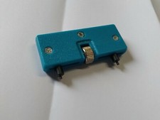 APRICASSE CASE OPENER DUE PUNTE OROLOGIAIO FONDELLI A VITE