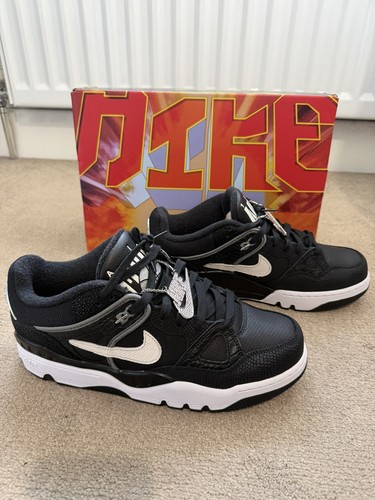Nuove scarpe ginnastica - nuove, da