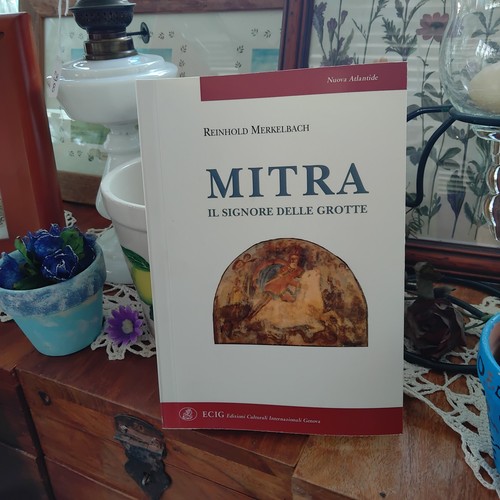 Mitra signore delle grotte - signore,