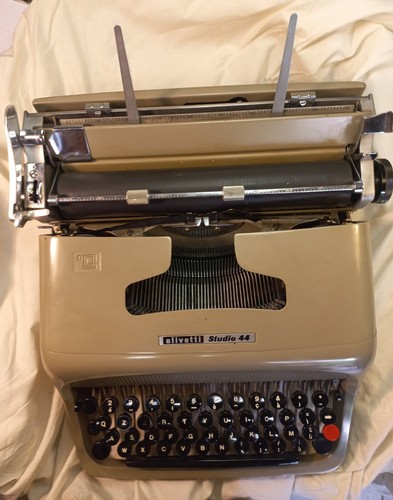 Macchina scrivere olivetti - da,