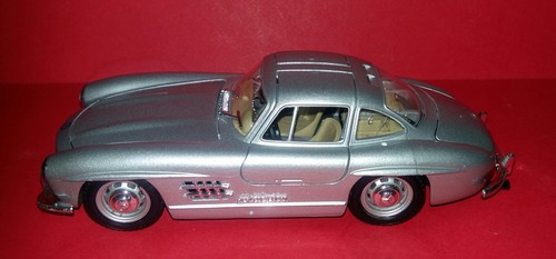 Burago mercedes benz 300 - burago,