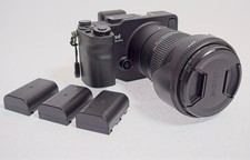 Sigma sd quattro con obiettivo