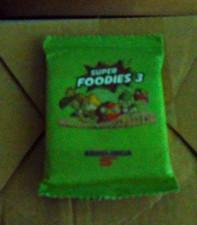 BUSTINA PIENA FIGURINE  SUPER