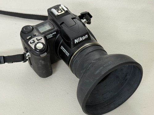 Nikon coolpix 5700 megapixel - nikon,