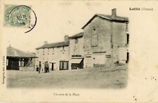 Nella piazza principale. Cartolina fotografica antica, del 1905.