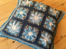 Cuscino 2 lati lavorato a mano