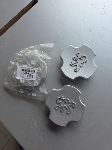 Set pezzi coprimozzo per - 3,