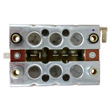 Regolatore raddrizzatore per