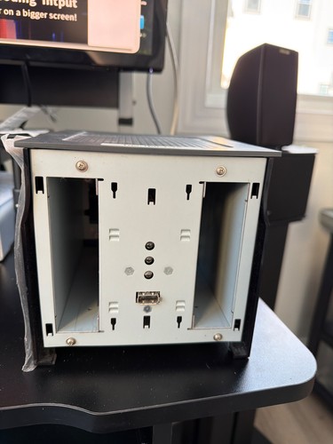 Netgear stora home media - stora,