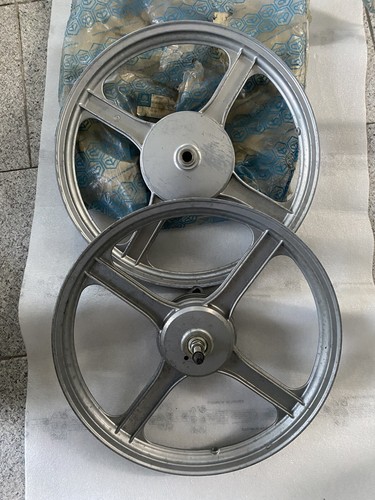 Ruote piaggio originali - si,