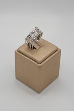 Anello Alfieri ST John oro bianco con brillanti in rilievo