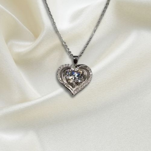 Collana con ciondolo forma - con, a