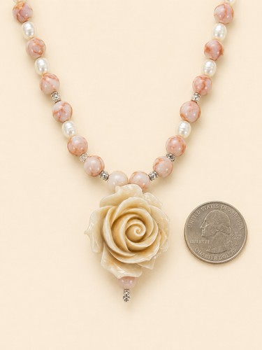 Collana con ciondolo - , rosa