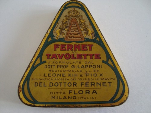 Antica scatolina triangolare