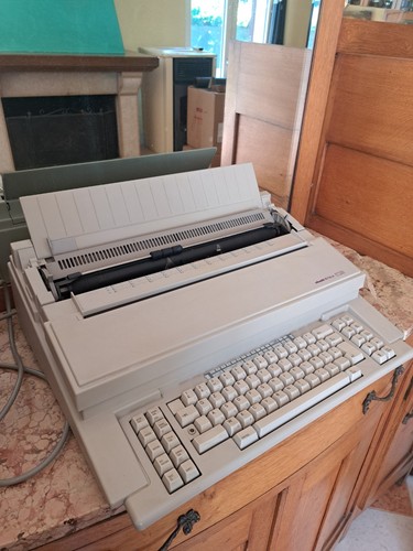 Macchina scrivere olivetti - scrivere,