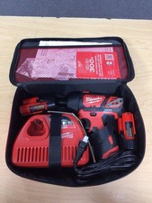 Milwaukee M12 Cacciavite