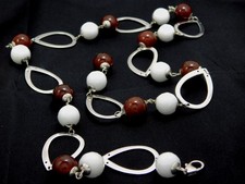 Collana Donna e lunga in