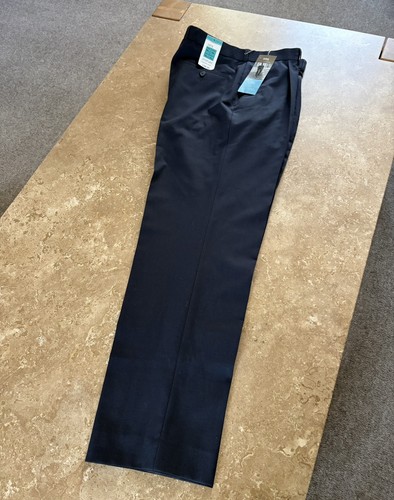 Pantaloni eleganti nuovi con