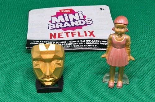 Zuru mini brands netflix squid - zuru,