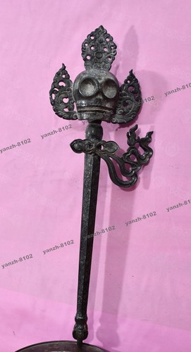 Antico bastone teschio