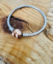 BRACCIALE CON CHIUSURA A CUORE BICOLOR PLACCATURA ORO ROSA 14K - PANDORA - CM 17