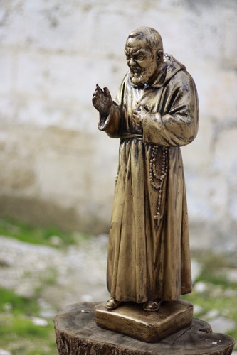 Statua padre pio cemento - di,