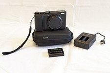 Fotocamera Fujifilm X-F10 usata perfettamente funzionante circa 2000 scatti