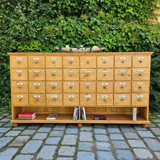 Armadio antico farmacia