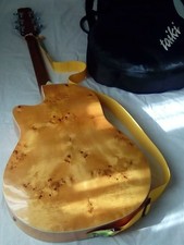 Chitarra elettroacustica