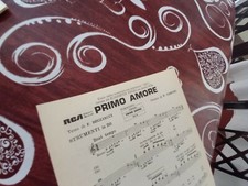 2 Spartiti PRIMO AMORE Elisabetta Virgili JOHNNY BASSOTTO Lino Toffolo 1976