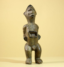 Statua tribale africana