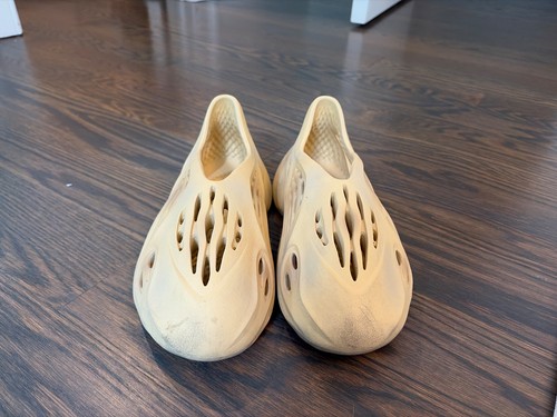 Taglia yeezy foam - taglia,