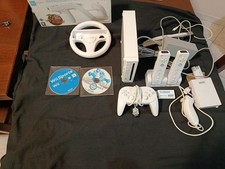 Nintendo Wii bianca + 2 Wiimote + 1 Nunchuk + Classic + Zapper + volante + base
