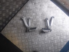 Gancio poggiapiedi Suzuki